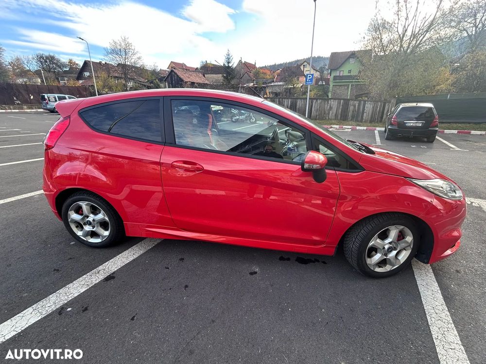 Ford Fiesta 1.6 ST - 13
