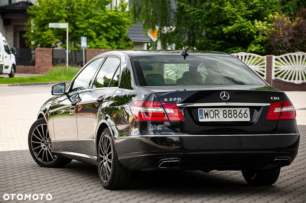 Mercedes-Benz Klasa E 220 BlueTEC 4Matic 7G-TRONIC Avantgarde - 23