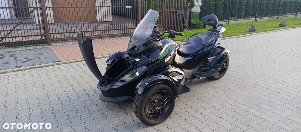 Can-Am Spyder - 6