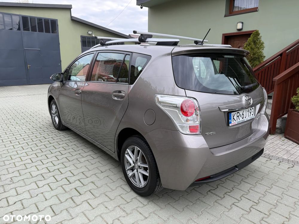 Toyota Verso 1.8 Premium 7os - 10