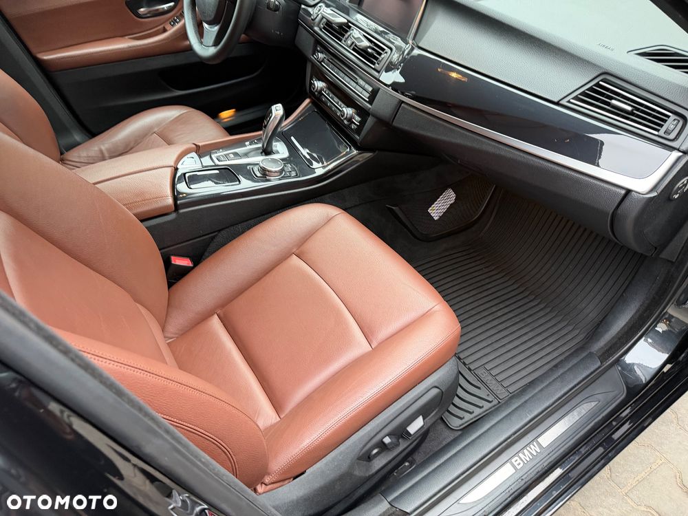 BMW Seria 5 520d Luxury Line - 15