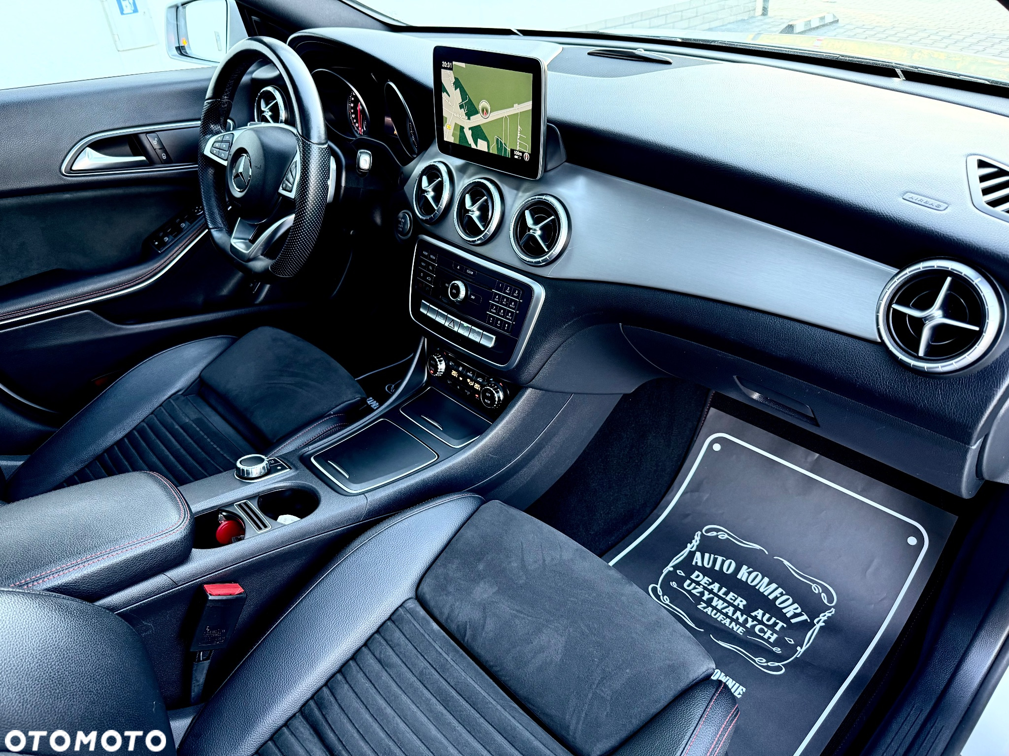 Mercedes-Benz CLA 200 7G-DCT AMG Line - 33