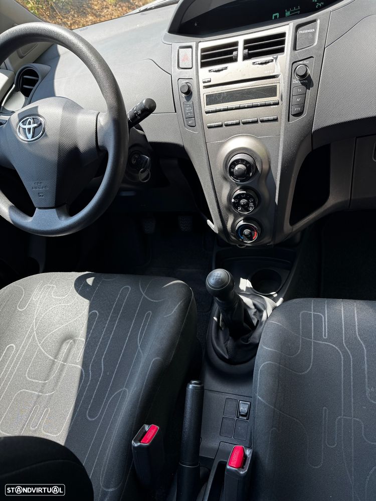 Toyota Yaris 1.0 VVT-i ACtive+AC - 10