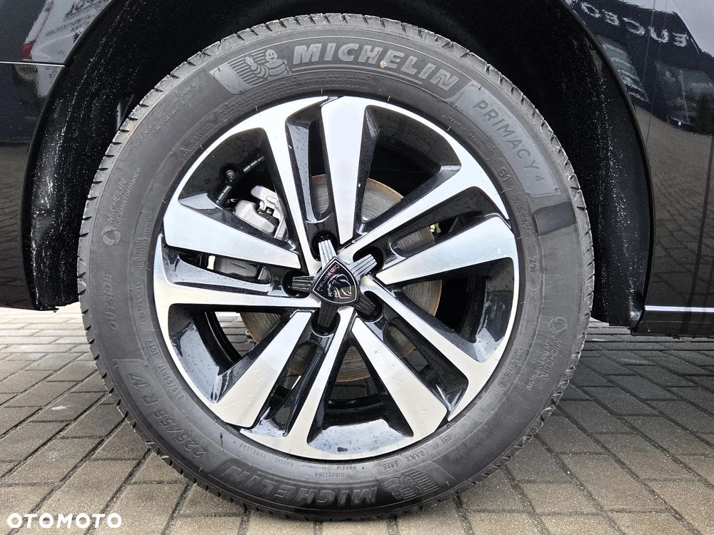 Peugeot Traveller - 13