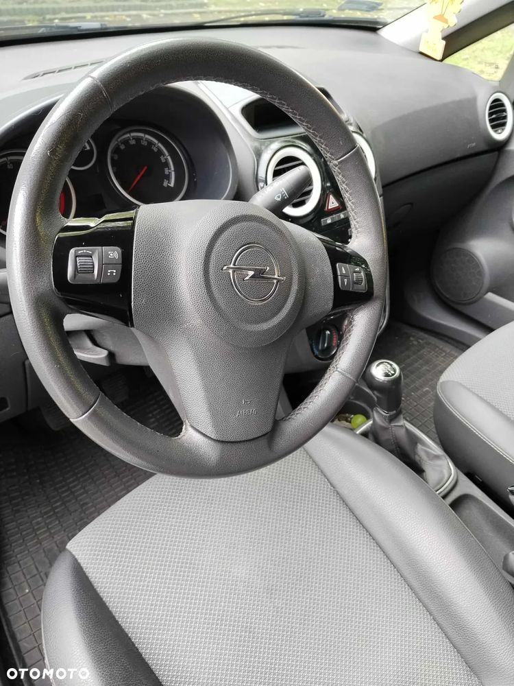 Opel Corsa 1.2 16V Limited Edition - 4