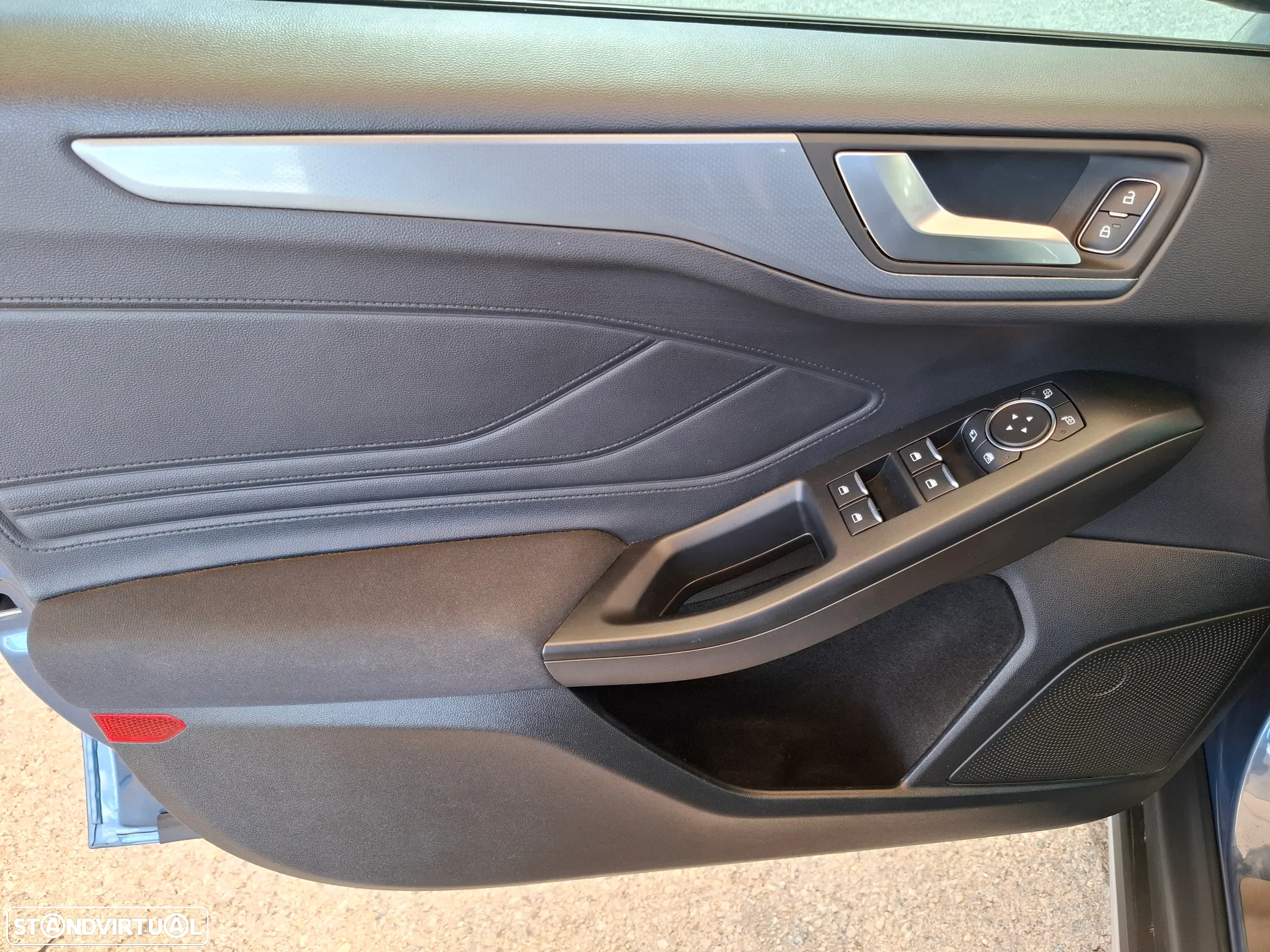 Ford Focus 1.0 EcoBoost Active X Aut. - 17