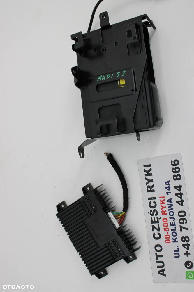 Audi S3 8L Wzmaczniacz Zmieniarka  256 014 - 2