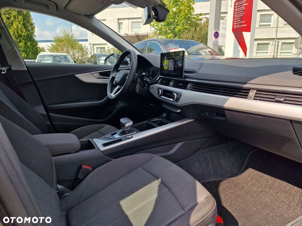 Audi A4 Limousine - 15