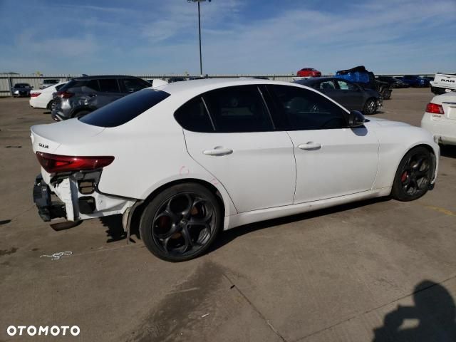 Alfa Romeo Giulia - 24