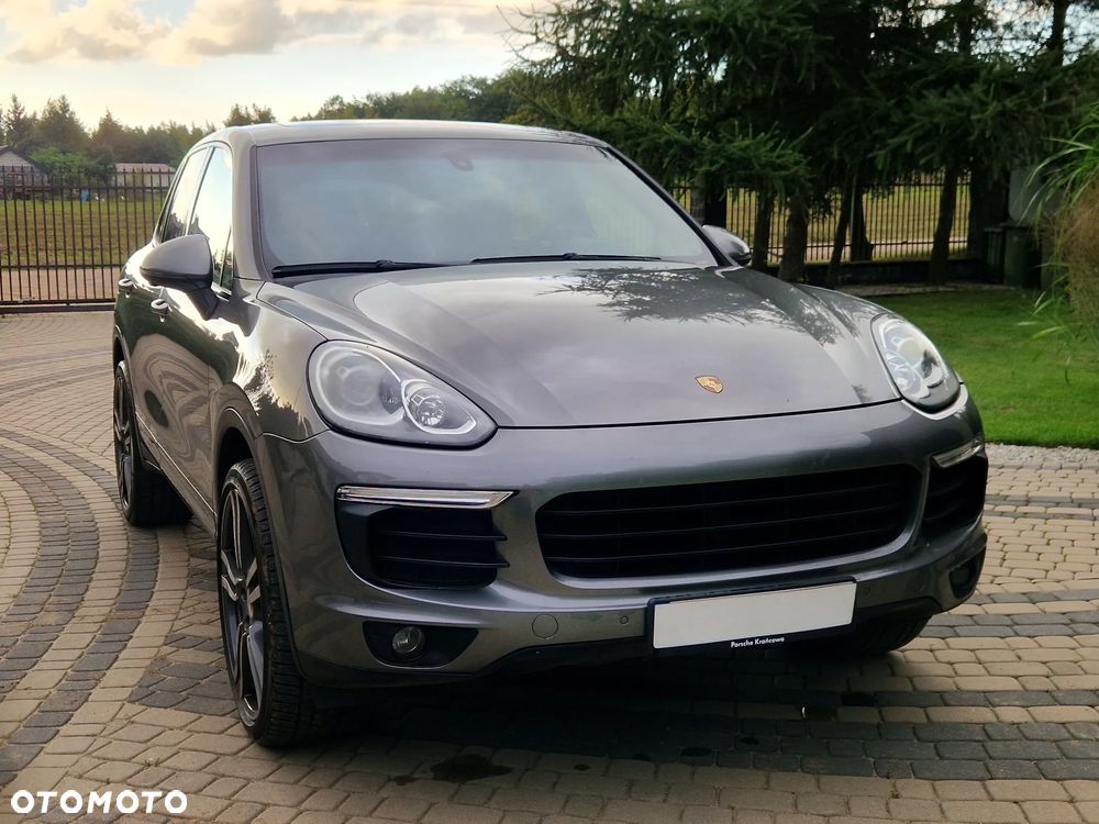 Porsche Cayenne - 1