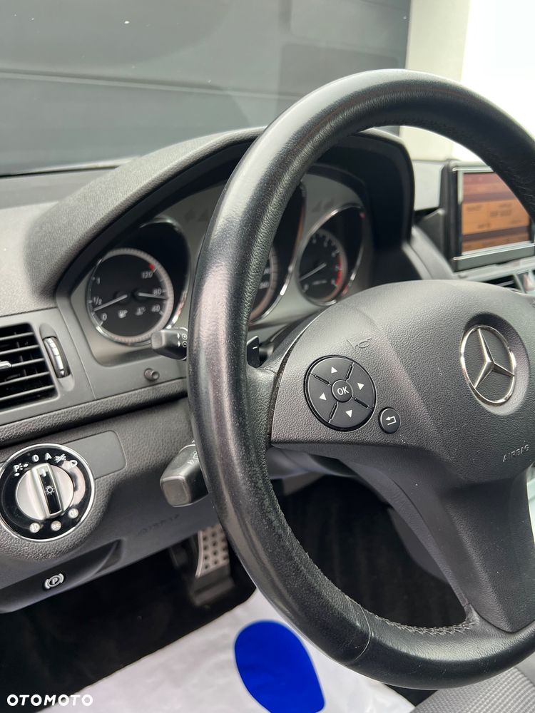 Mercedes-Benz Klasa C 180 Kompressor Automatik Avantgarde - 29