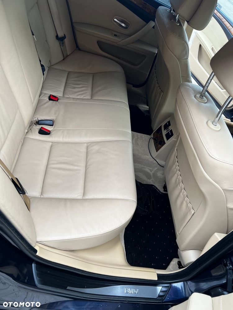BMW Seria 5 520d Edition Exclusive - 16