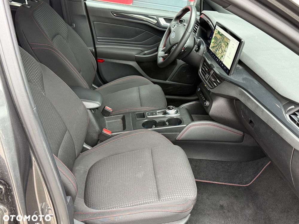 Ford Focus 1.5 EcoBlue Start-Stopp-System ST-LINE - 11