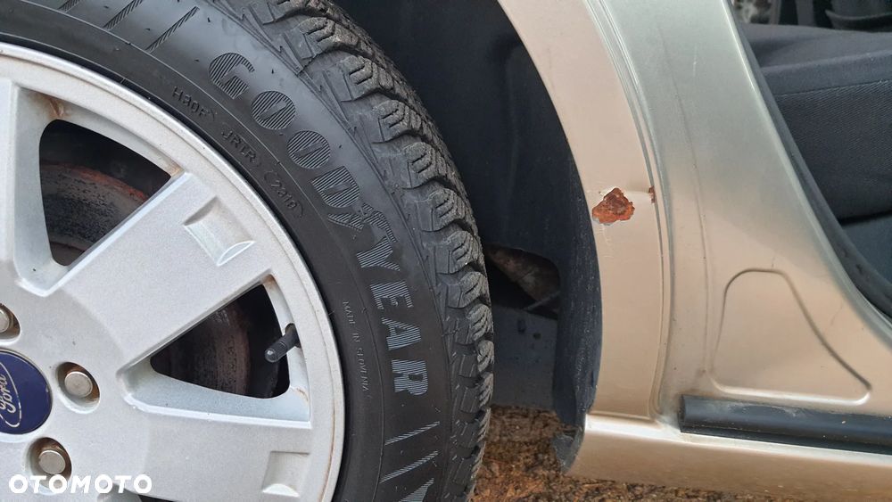 Ford Mondeo 2.0 Trend - 16