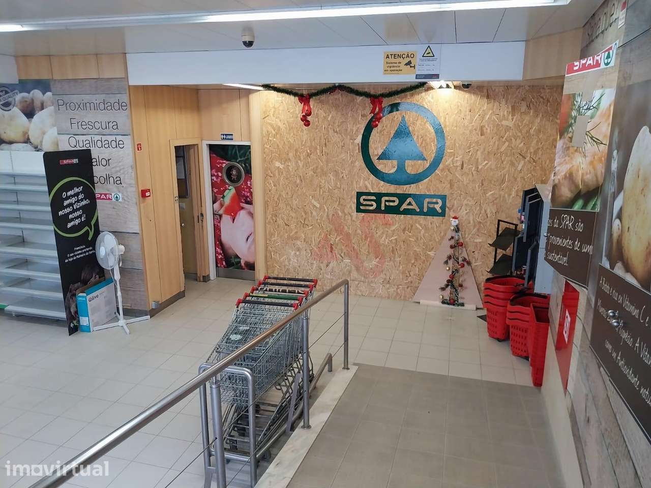Espaço Comercial para arrendar com 240 m² na Cova da Piedade, Almada - Grande imagem: 3/22
