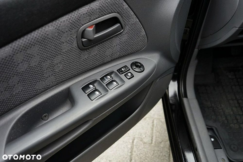 Kia Rio - 12