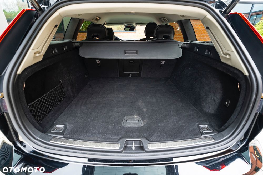 Volvo V60 Cross Country D4 AWD - 29