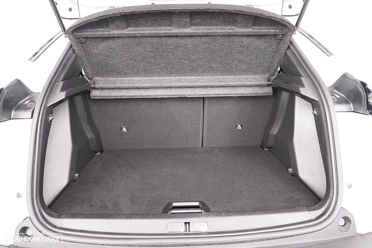 Peugeot 2008 1.2 PureTech Allure - 24
