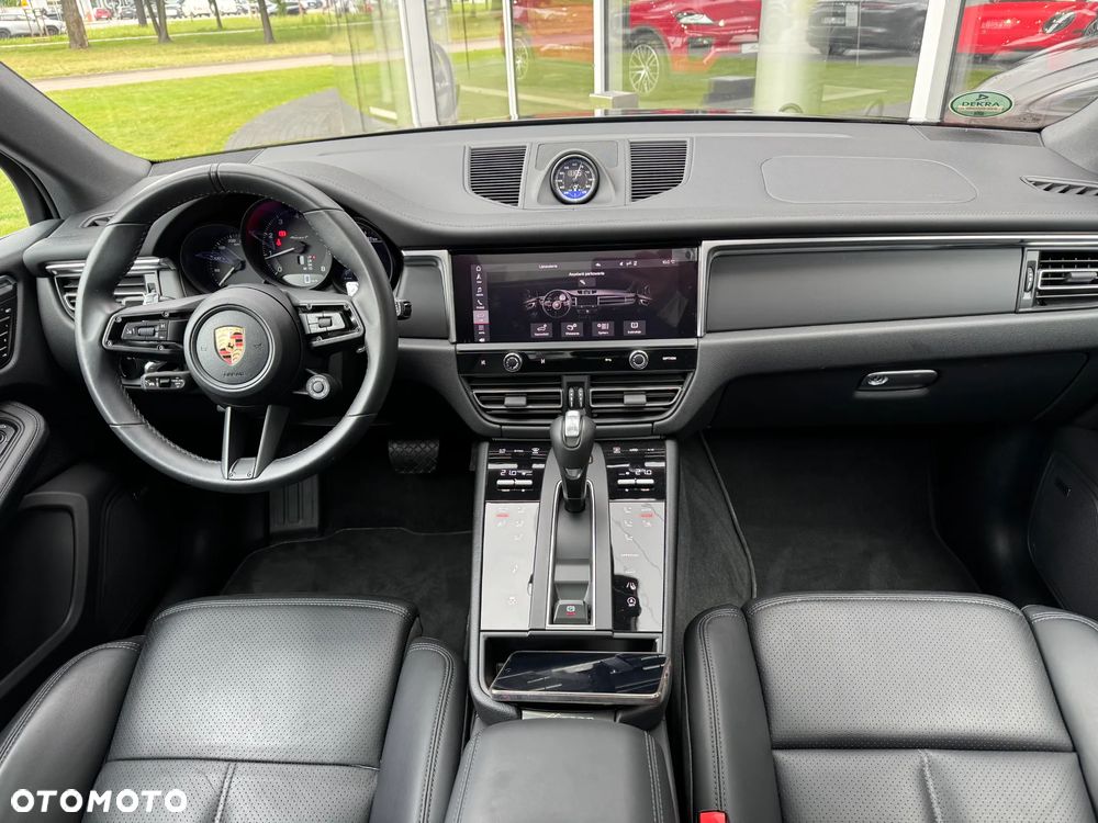 Porsche Macan T - 12