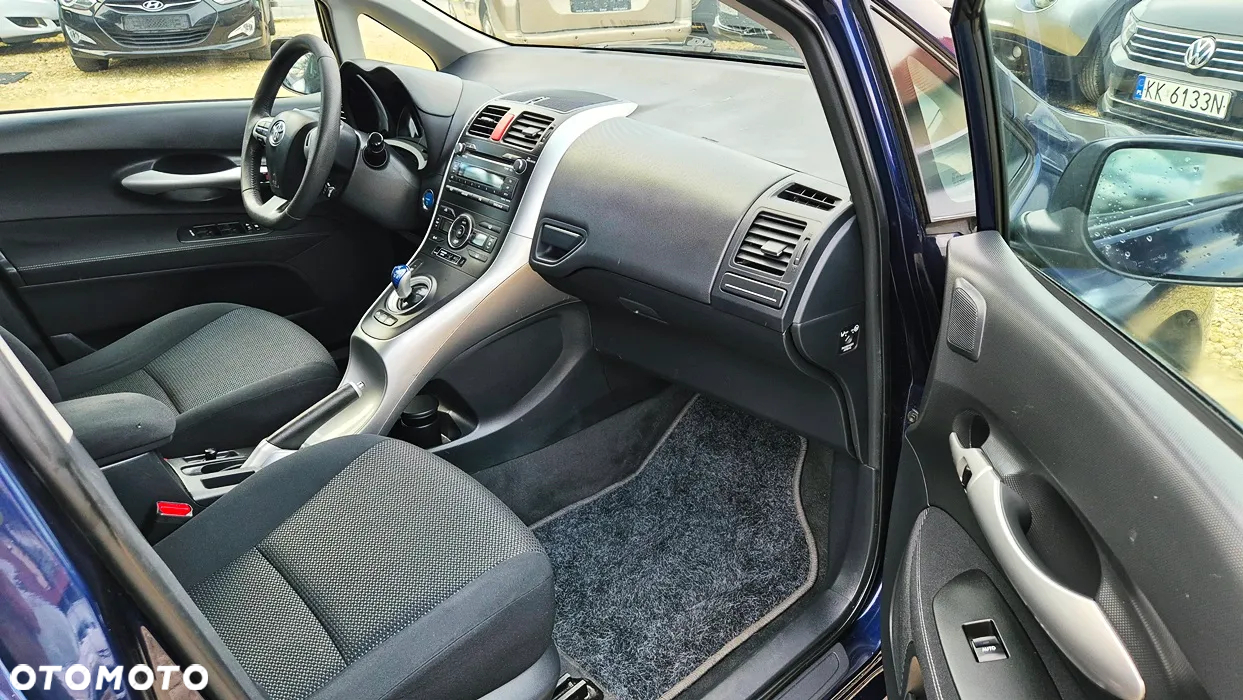 Toyota Auris 1.8 HSD Luna - 37
