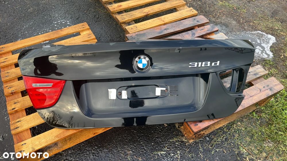 KLAPA BMW E90 668 - 3