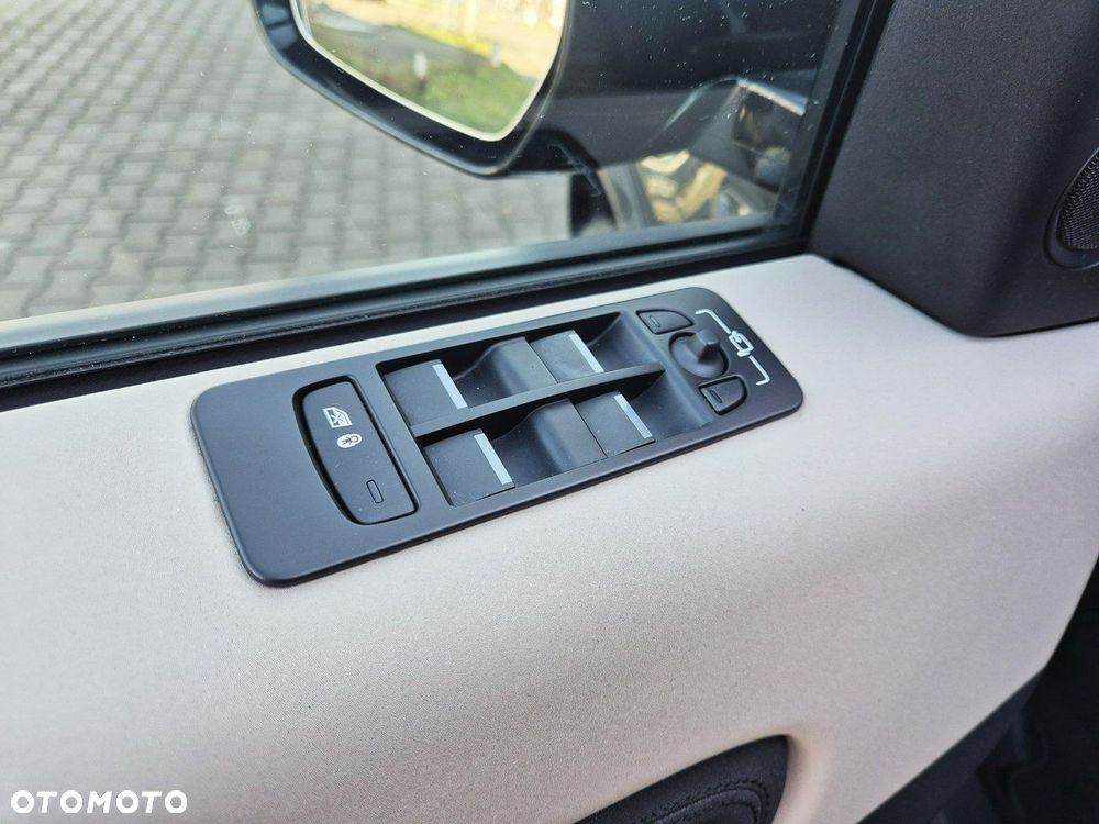 Land Rover Discovery Sport - 23