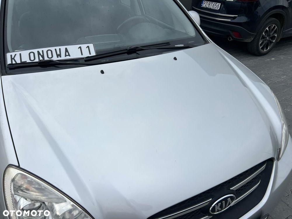 Kia Carens - 7