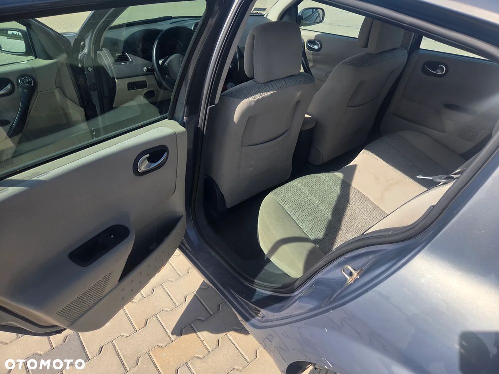 Renault Megane 1.4 16V Alize - 9