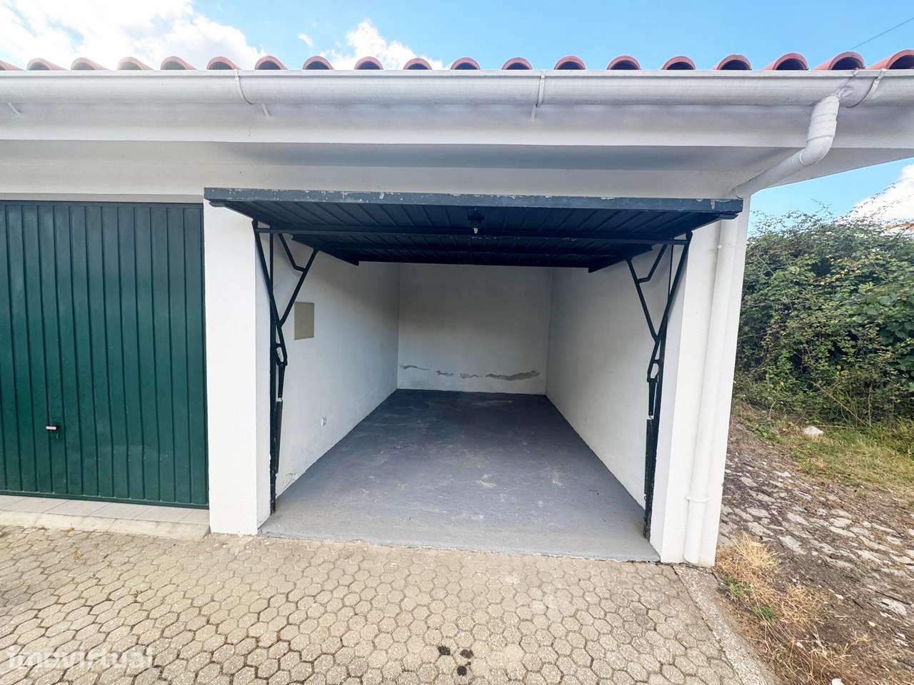Garagem Fechada para Arrendamento - Grande imagem: 2/6