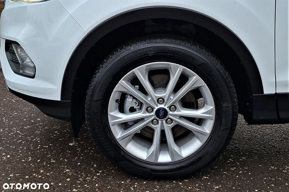 Ford Kuga 2.0 TDCi 2x4 Titanium - 16