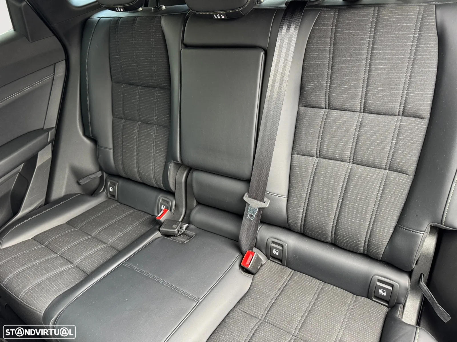 Renault Austral 1.2 E-Tech Iconic - 15
