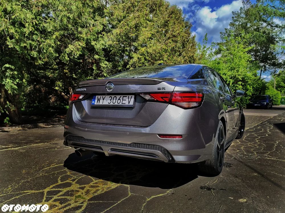 Nissan Sentra - 4