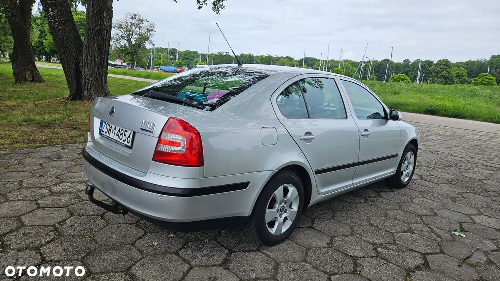 Skoda Octavia 1.6 Ambiente - 7
