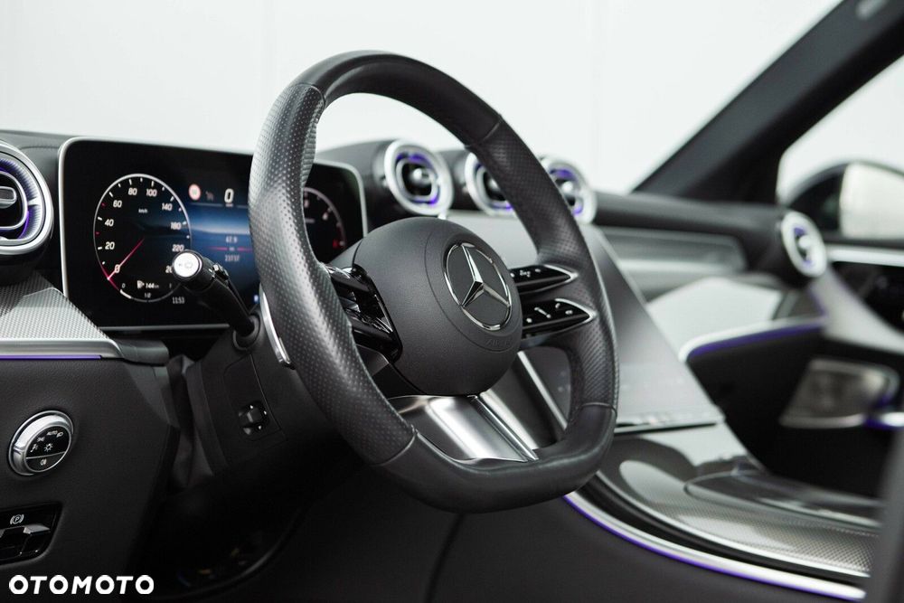 Mercedes-Benz GLC - 21