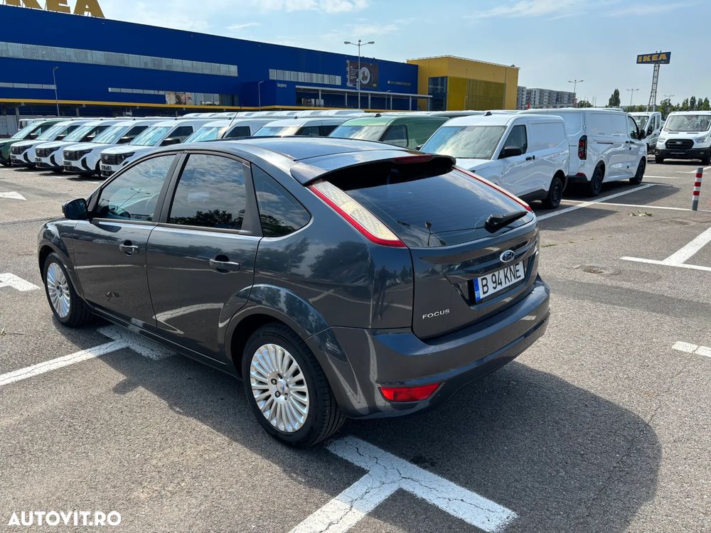 Ford Focus 1.6i Ambiente - 2