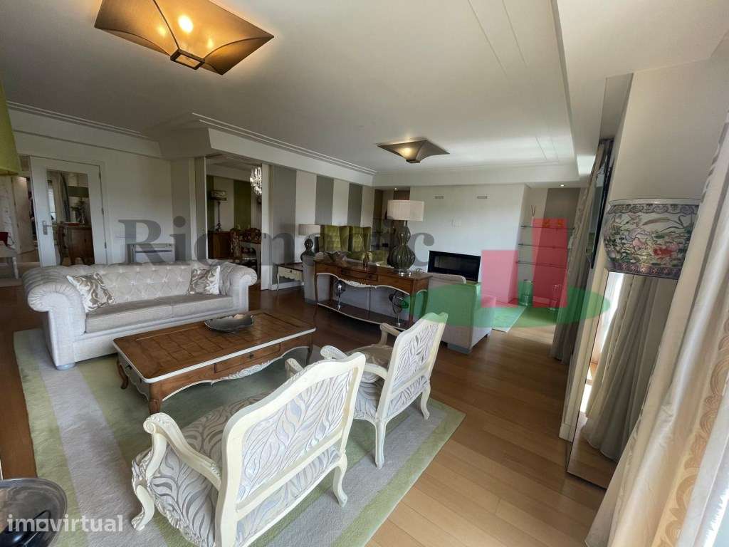 Apartamento T3+1 Mobilado no Grão Vasco em Benfica - Lisboa - Grande imagem: 2/37