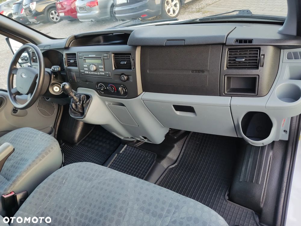 Ford Transit - 32