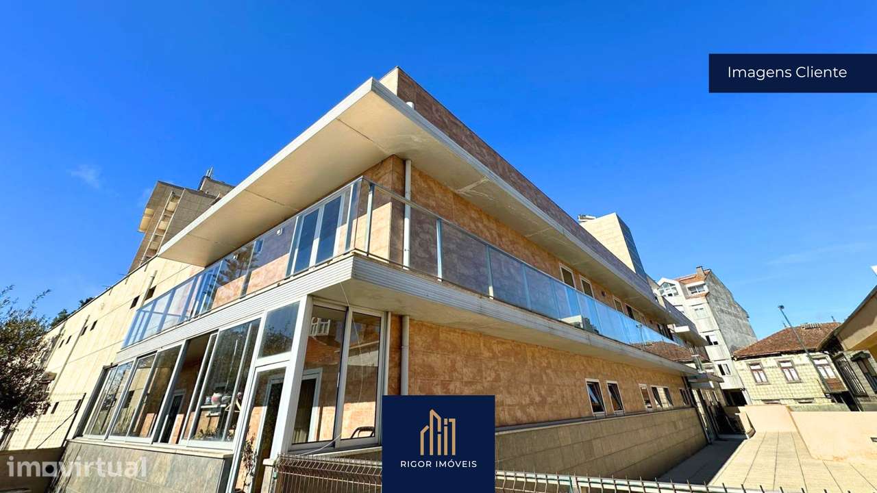 Apartamento T4 | Centro da Póvoa de Varzim | Condomínio com Piscina - Grande imagem: 3/16