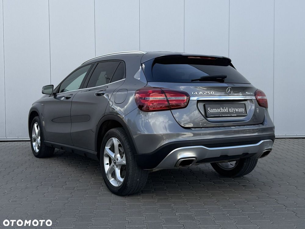 Mercedes-Benz GLA 250 4-Matic - 5