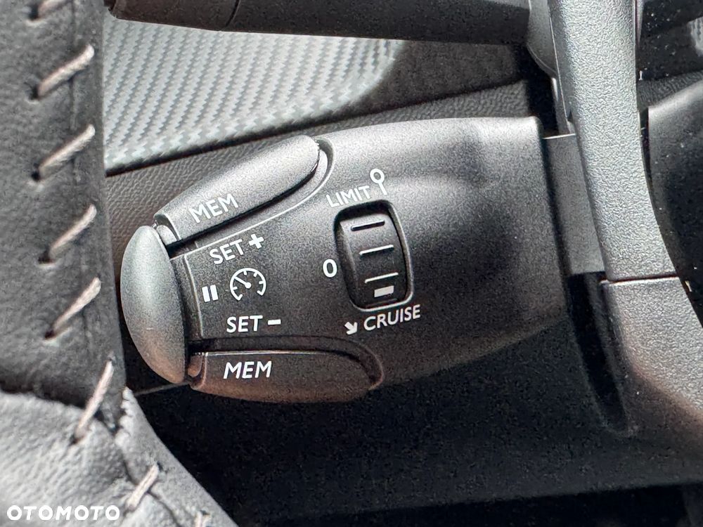 Peugeot 208 Elektromotor 136 Active - 17