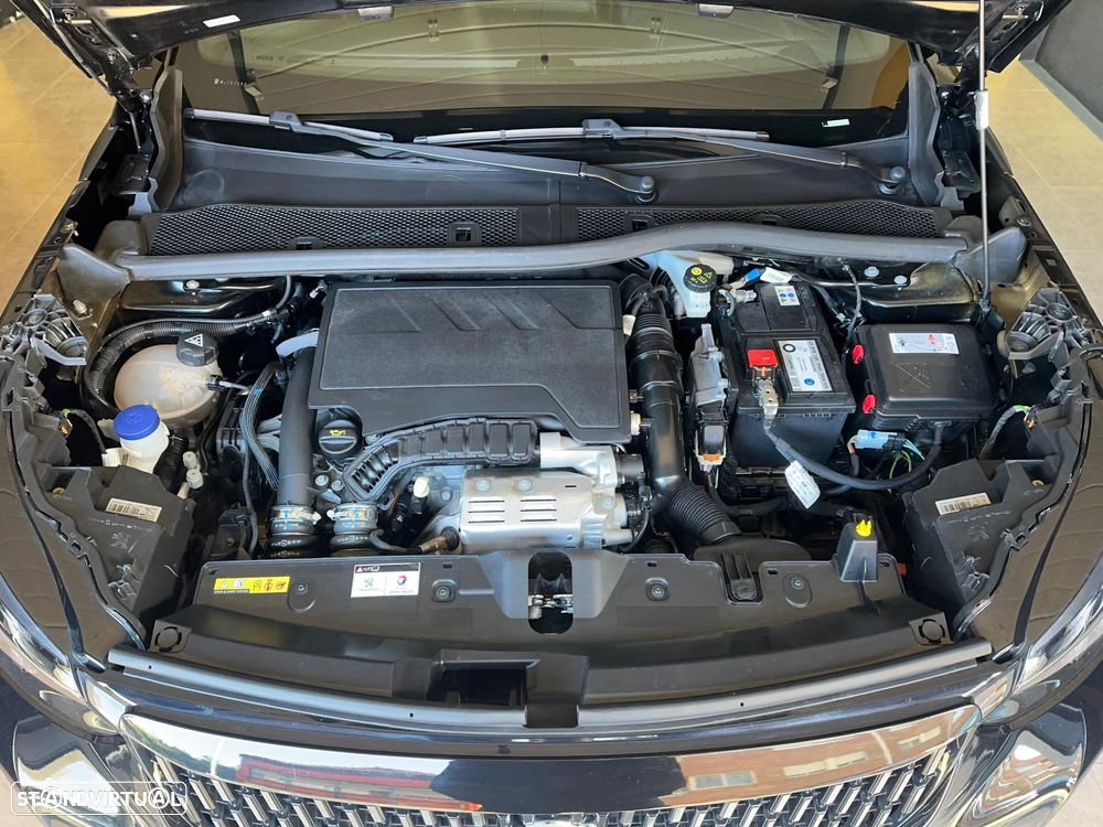 Peugeot 2008 PureTech 130 EAT8 GT Pack - 11