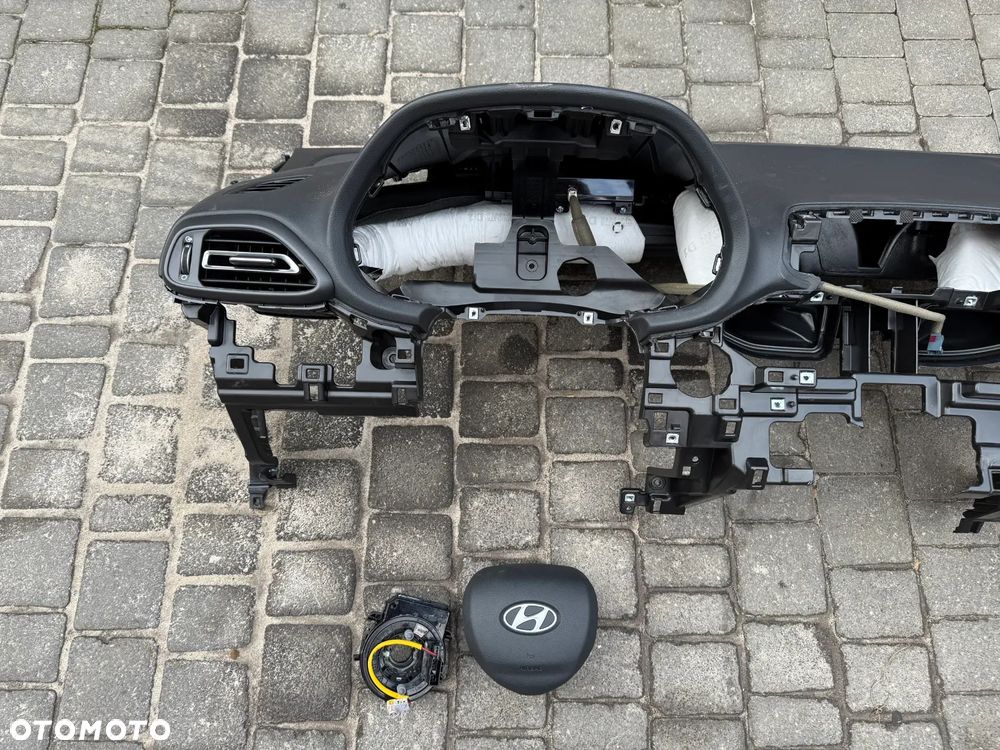 Deska rozdzielcza kokpit konsola Hyundai i30 poduszka - oryginalny - 2