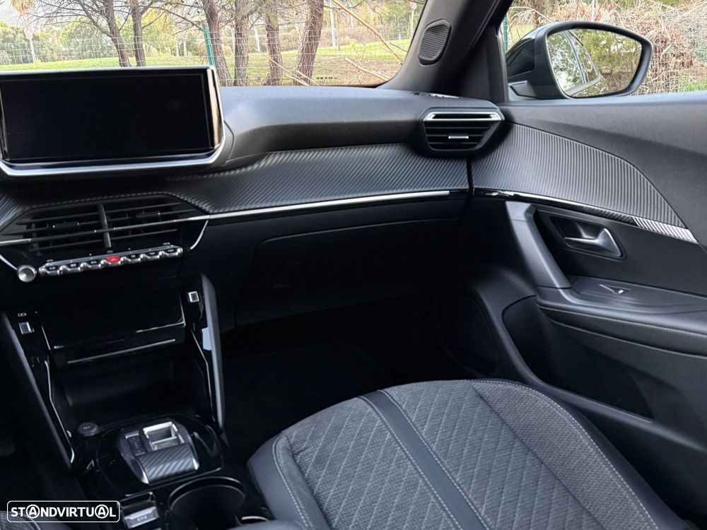 Peugeot 2008 1.2 Hybrid Allure e-DCS6 - 27