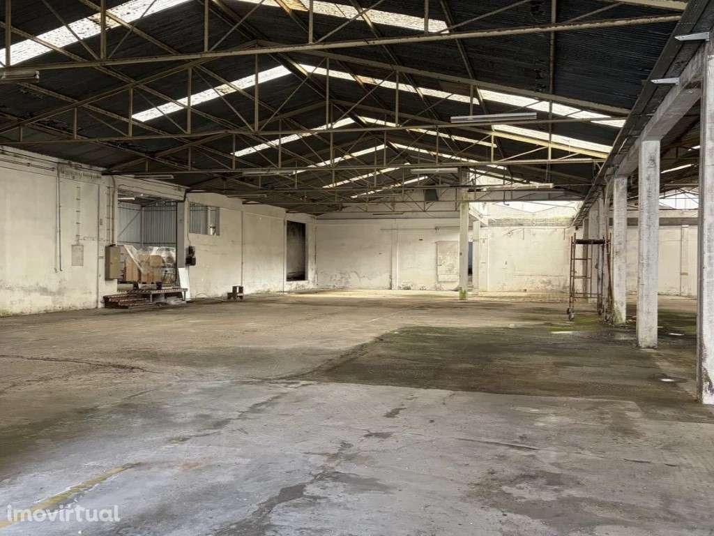 Armazém Industrial no Mucifal, Sintra - Grande imagem: 2/54
