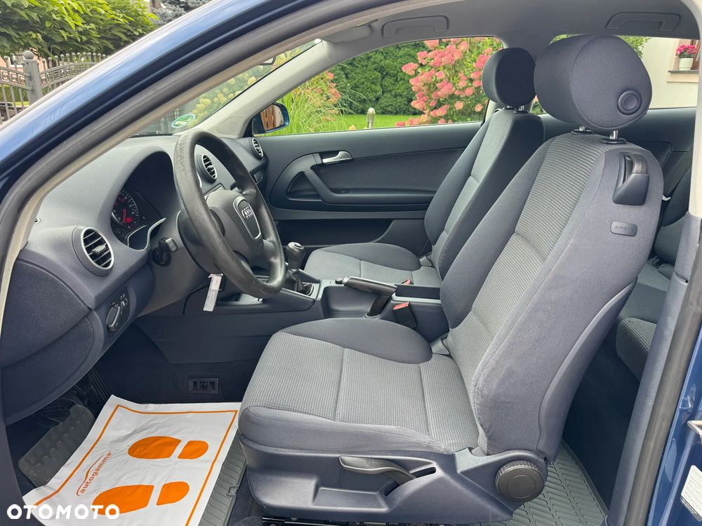 Audi A3 3-drzwiowe 1.6 Ambition - 27