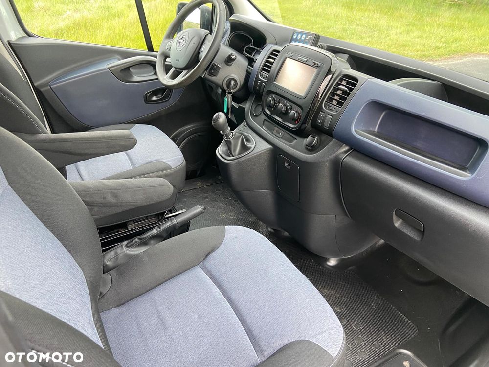 Opel Ambulans Karetka vivaro - 12