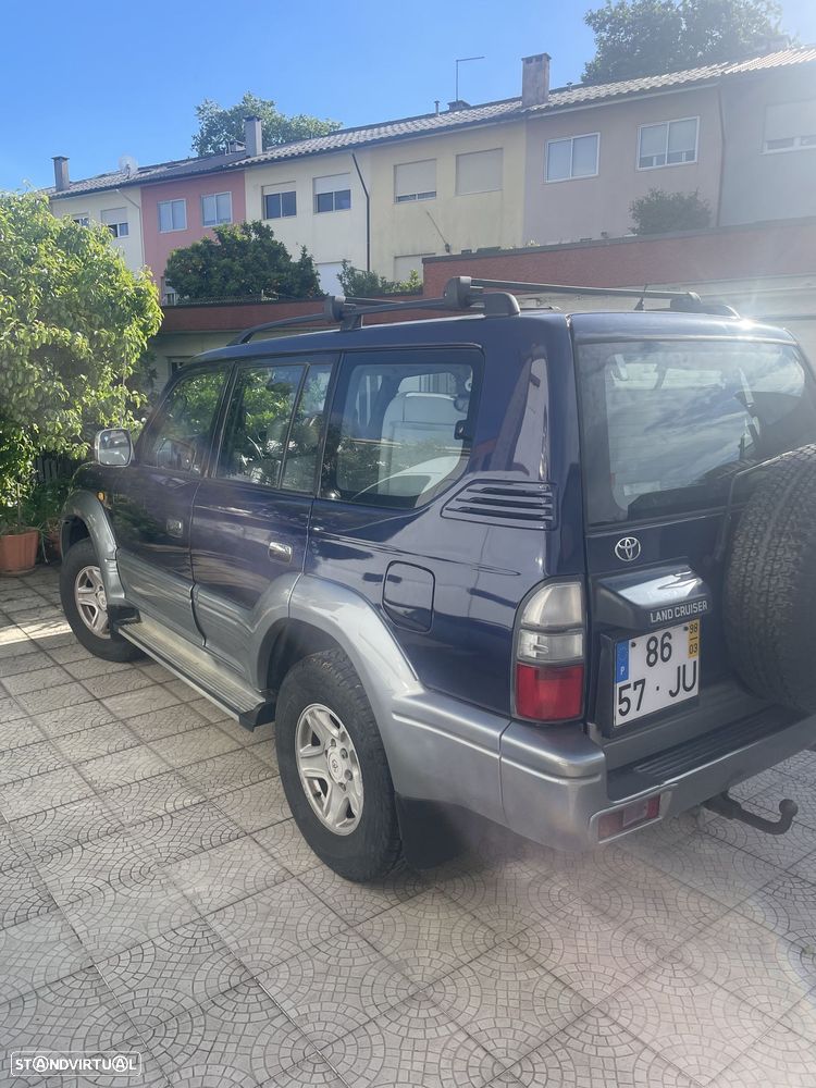 Toyota Land Cruiser - 4