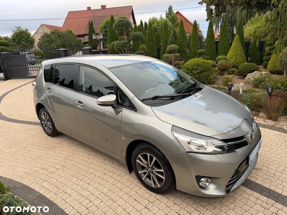 Toyota Verso 2.0 D-4D 5-Sitzer - 25