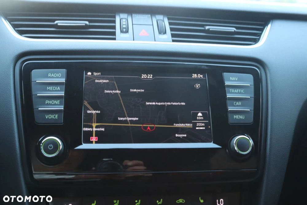 Skoda Octavia 2.0 TDI RS Challenge DSG - 18