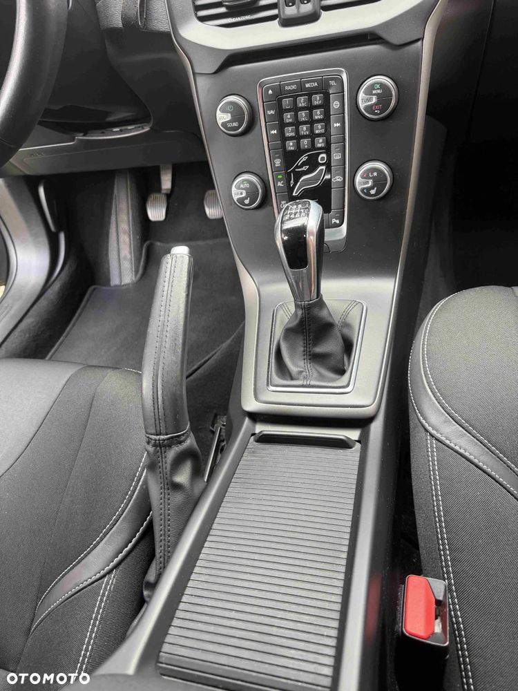 Volvo V40 T2 Kinetic - 16